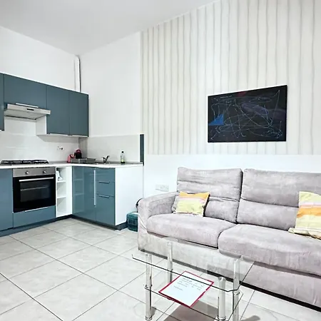 Apartman Centrally Located 1 Sea Eats And Bus Right In Front *